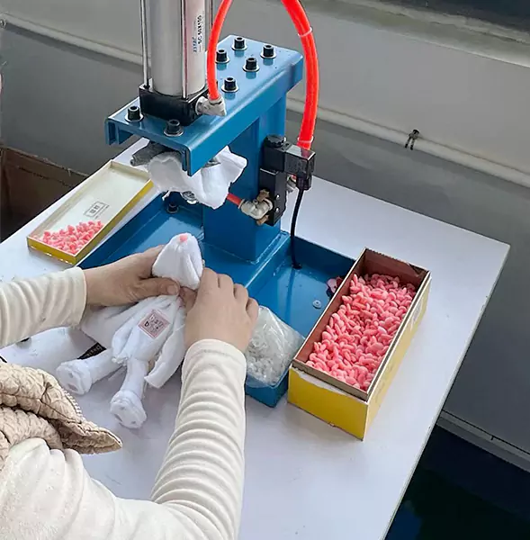 Ensikäden kokemus nukkevalmistustehtaasta